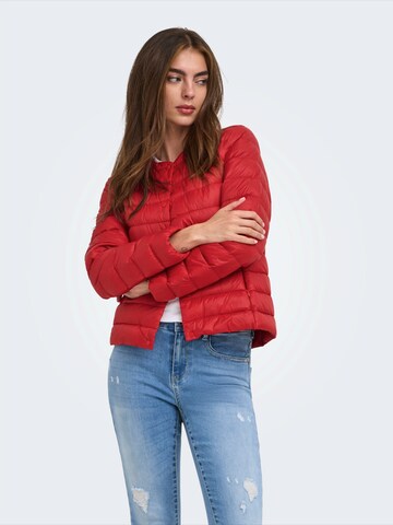 Veste mi-saison 'ONLRUBY' ONLY en rouge : devant