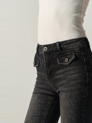 Coupe slim Jean KOROSHI en noir