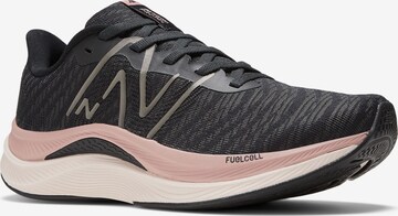 Scarpa da corsa 'FuelCell Propel v4' di new balance in nero