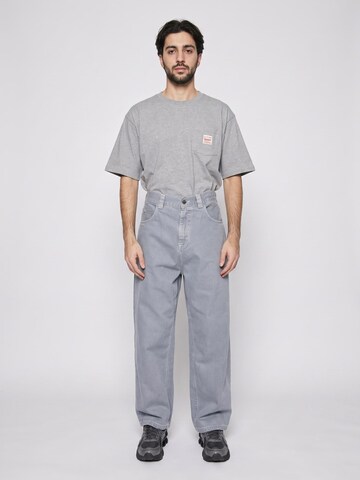 Carhartt WIP Baggy Jeans 'Brandon' in Blue: front
