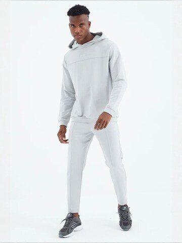 Completo per l'allenamento 'Aktive Sets' di Tommy Life in bianco