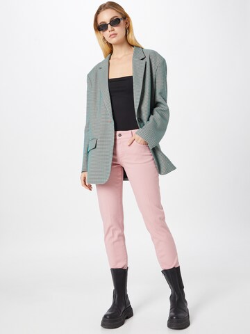 Coupe slim Jean Dondup en rose