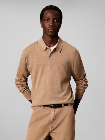 Calvin Klein Sweater in Brown: front