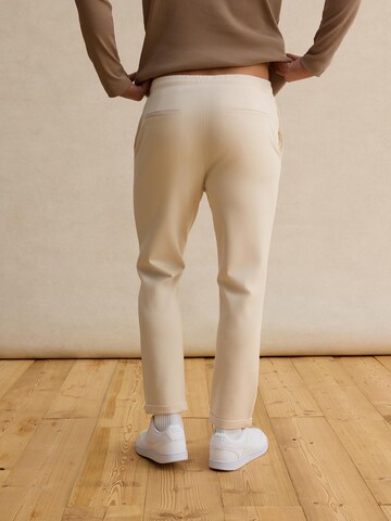 DAN FOX APPAREL Regularen Hlače 'Falk' | bela barva