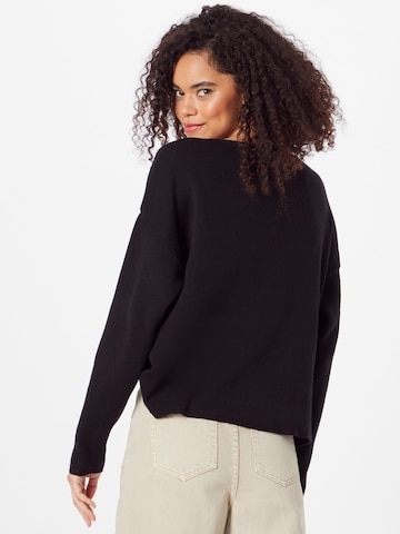 JAN 'N JUNE Sweater in Black