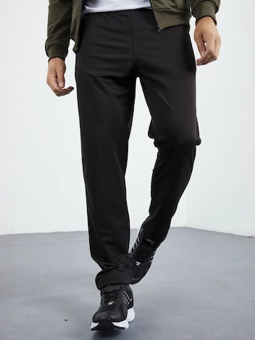Completo per l'allenamento 'Aktive Sets' di Tommy Life in verde