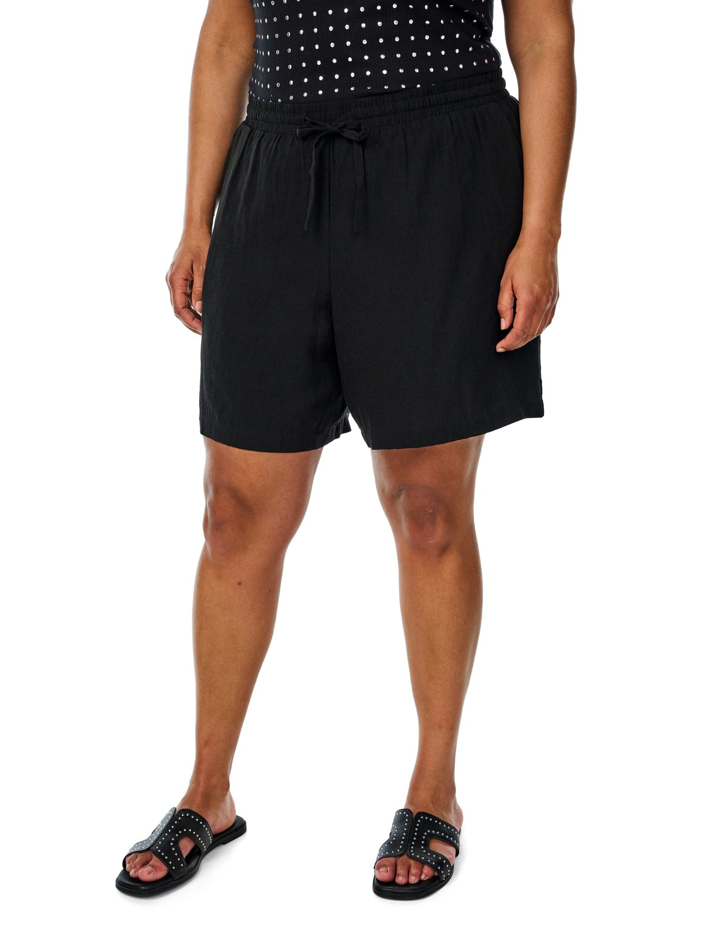 Zizzi Loosefit Shorts 'Vlina' in Schwarz: Vorderseite