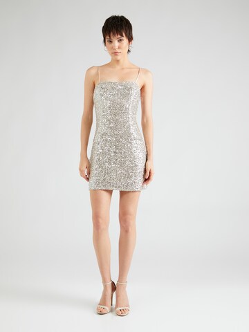 Robe de cocktail GLAMOROUS en argent : devant