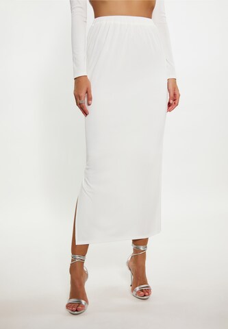 faina Skirt in White: front