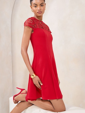 Robe de cocktail Lipsy en rouge