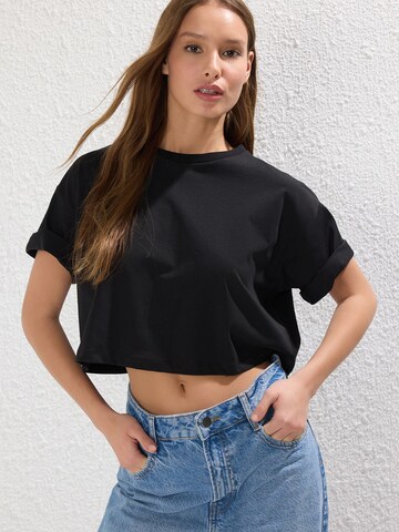 Trendyol Футболка в Черный
