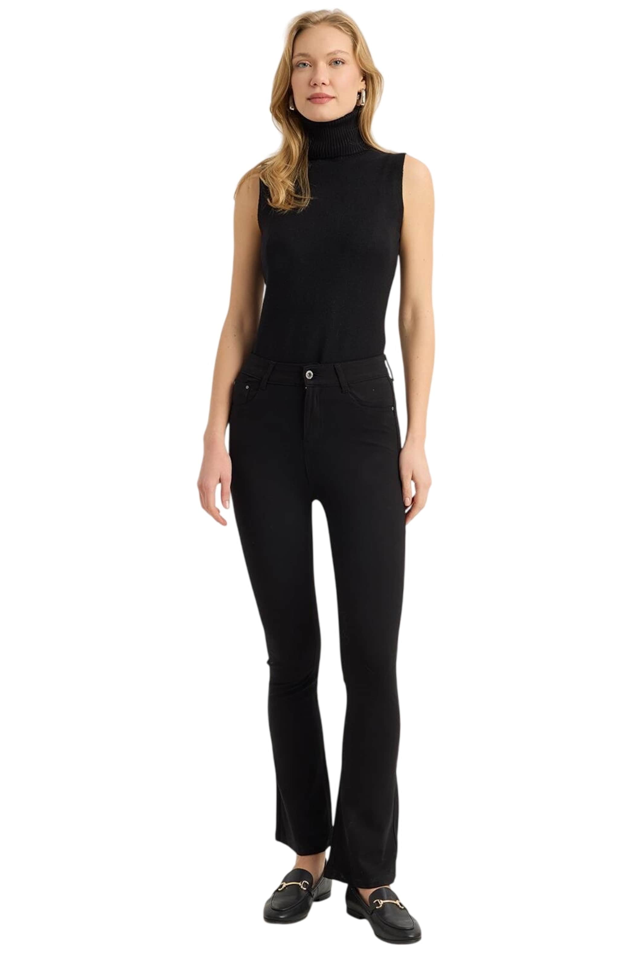 HOME STORE Bootcut Broek in Zwart: voorkant