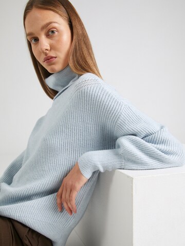 Pull-over 'KATIA' ONLY en bleu