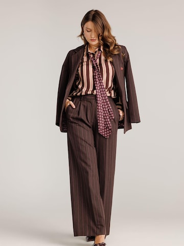 Pantaloni de la Dixie pe maro