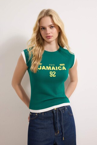 Trendyol - Camiseta en verde: frente