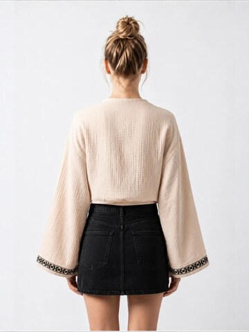Bianco Lucci Blouse in Beige