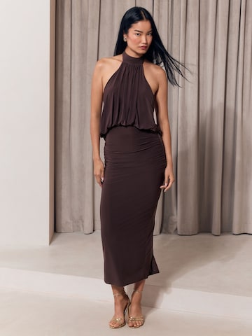 Robe Lipsy en marron : devant