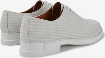 Chaussure à lacets 'Iman' CAMPER en blanc