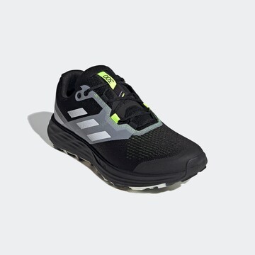 Chaussure de course 'Two Flow' ADIDAS TERREX en noir