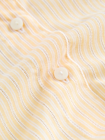 self. - Camiseta para dormir en amarillo