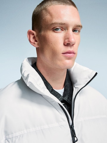 Bershka Winterjas in Wit