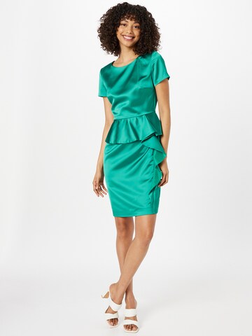 Robe SWING en vert : devant