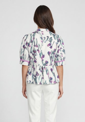 Usha - Blusa en blanco
