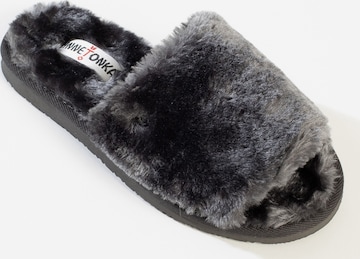 Minnetonka - Pantufa 'Lolo' em cinzento