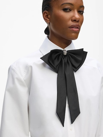 Karl Lagerfeld Kragen in Schwarz: Vorderseite