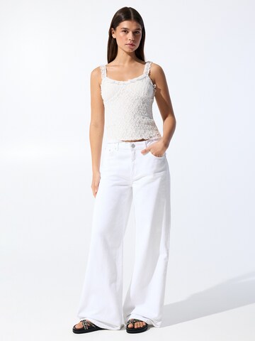 Top di Pull&Bear in bianco