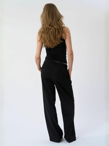 TEESHOPPEN Regular Housut ' Mila ' värissä musta