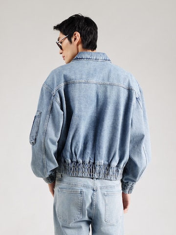 KARL LAGERFELD JEANS Демисезонная куртка в Синий