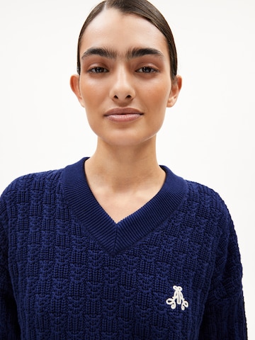 ARMEDANGELS Strickpullover CAARLAS STRUCTURE in Blau