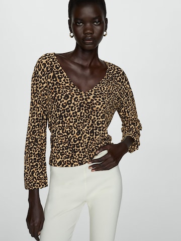 Chemisier LIN MANGO en Chocolat Noisette ABOUT YOU