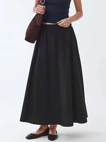 Busem Skirt in Black: front