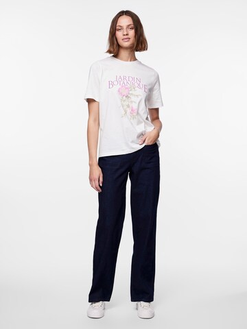 PIECES - Camiseta 'JANDA' en blanco