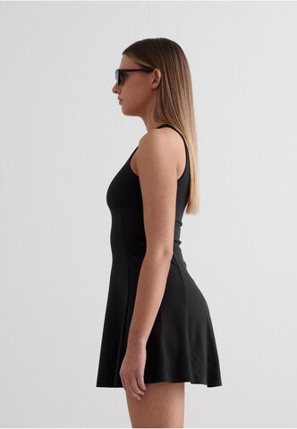 Aim'n Sportkleid 'Sense' in Schwarz