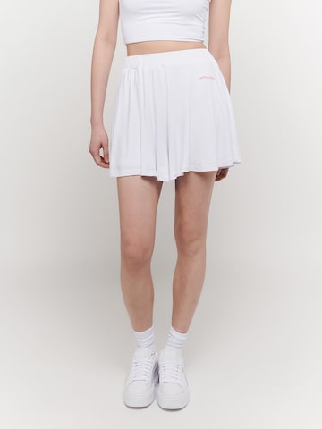 UNFOLLOWED x ABOUT YOU regular Παντελόνι 'SUMMER' σε λευκό: μπροστά