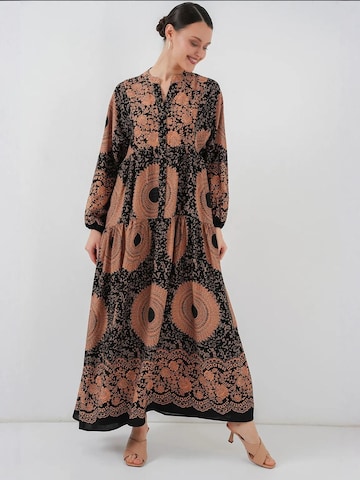 Bigdart Jurk in Zwart: voorkant