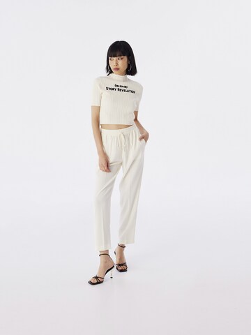 Twist Regular Pleated Pants in Beige