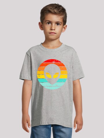F4NT4STIC Shirt 'Alien Retro Sonnenuntergang' in Grijs: voorkant