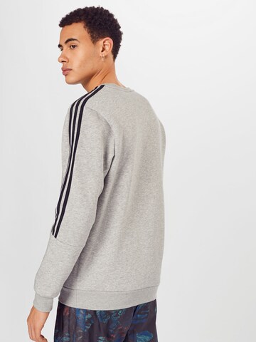 ADIDAS SPORTSWEAR - Sweatshirt de desporto 'Essential' em cinzento