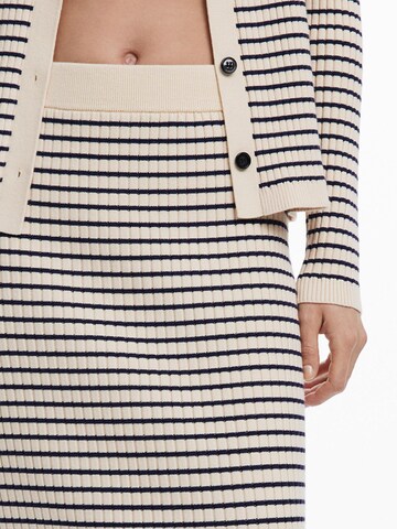 balta Desigual Kardiganas