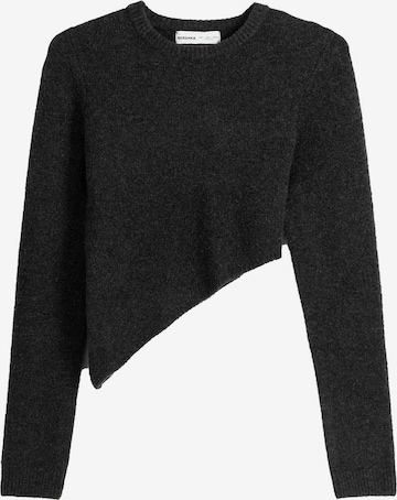 Bershka Sweater in Grey: front