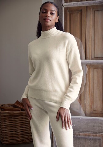 LASCANA Sweater in Beige: front
