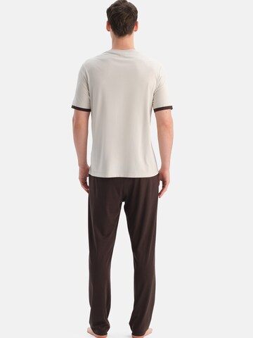 Dagi Pitkä pyjama värissä ruskea