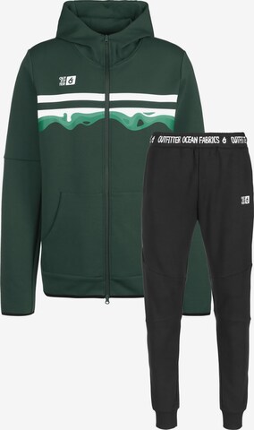 OUTFITTER Tracksuit in Green: front