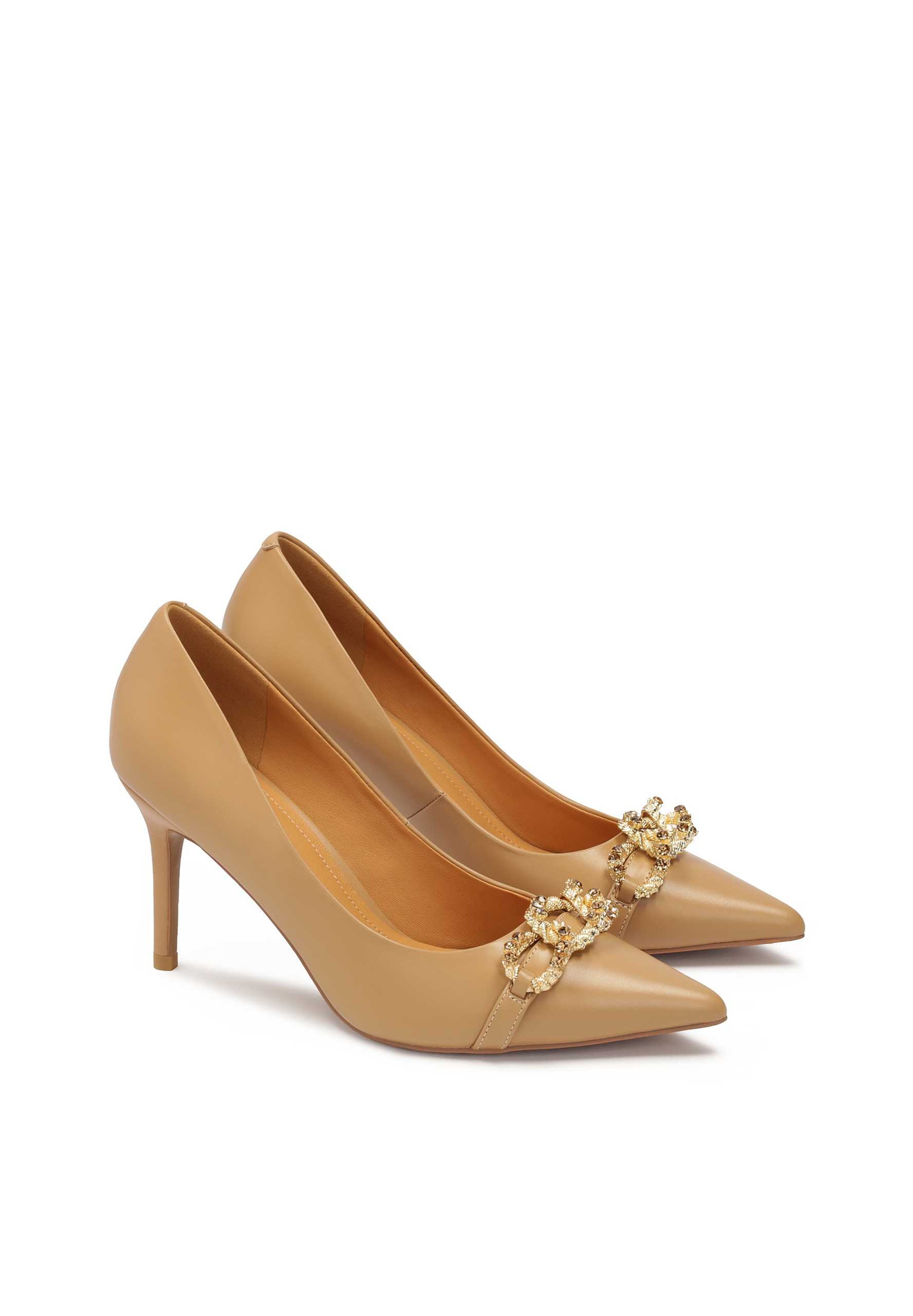 Kazar Pumps in Beige