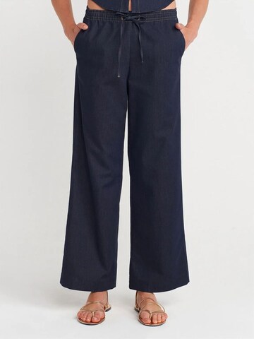 Dilvin Wide leg Trousers in Blue