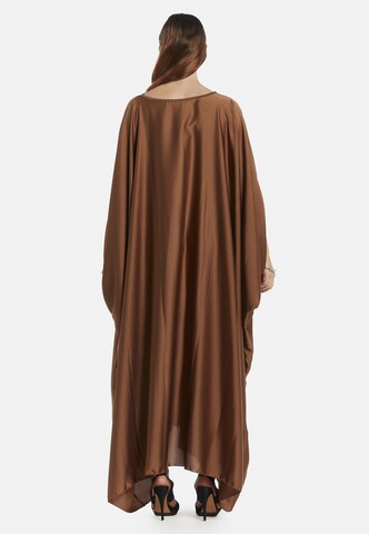 Elara Kleid in Braun